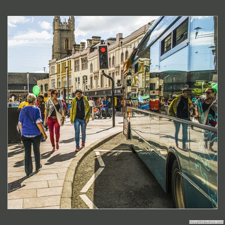 Advanced Section Highly Commended - Look I Can See You on the Bus by Alan Foulkes